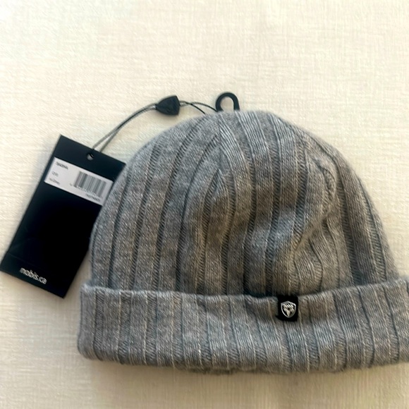 Nobis Sasha Slouchy Toque in Heather Grey NWT - Picture 1 of 2